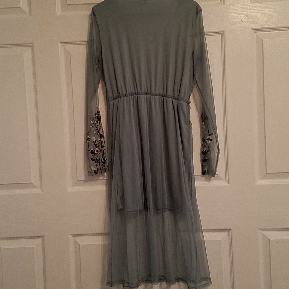 Xhilaration Embroidered Long Sleeved Dress L - Picture 3 of 3